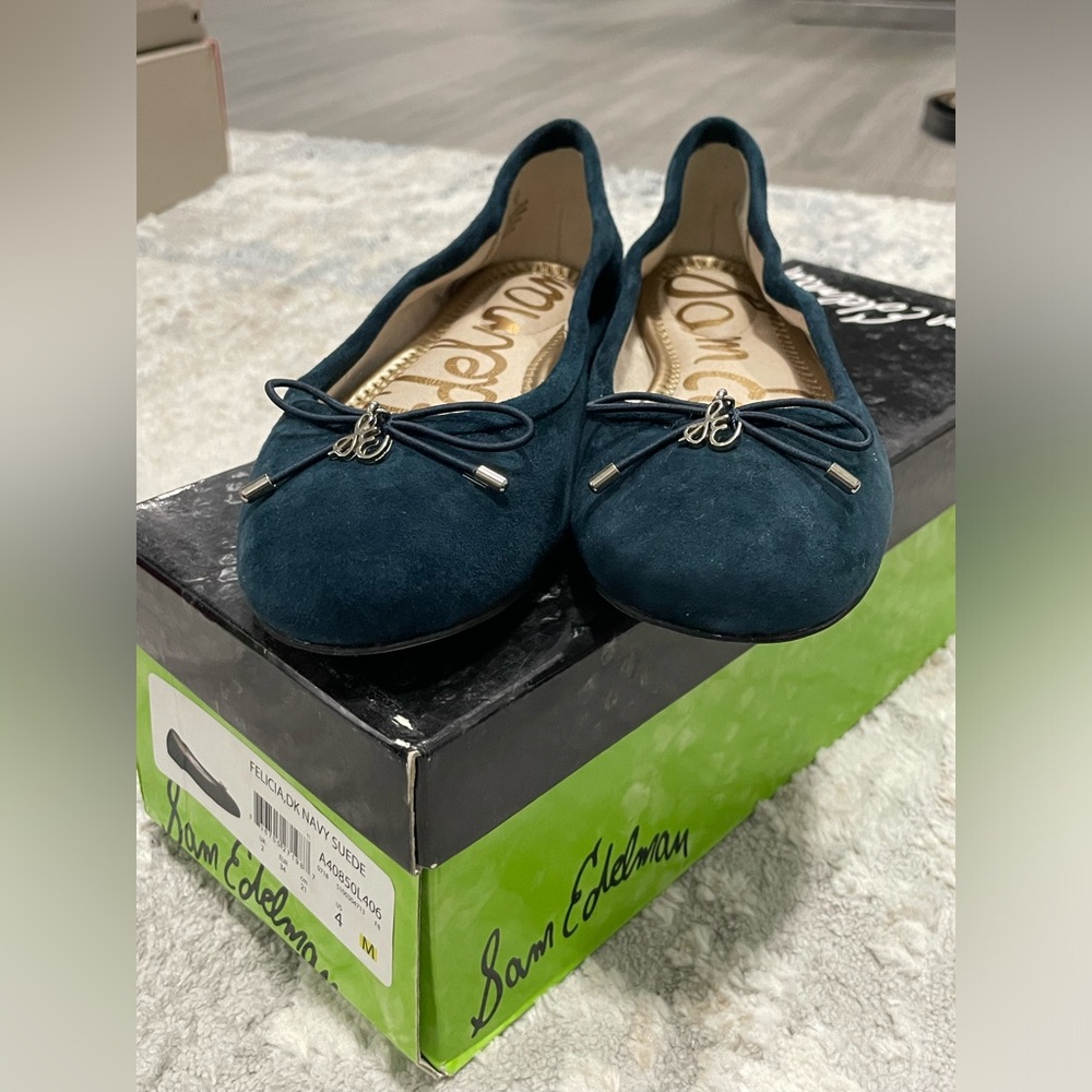 New in Box SAM EDELMAN Felicia Flat Suede Navy (Dark Teal) SIZE 4, NOT A 5 - Picture 5 of 10